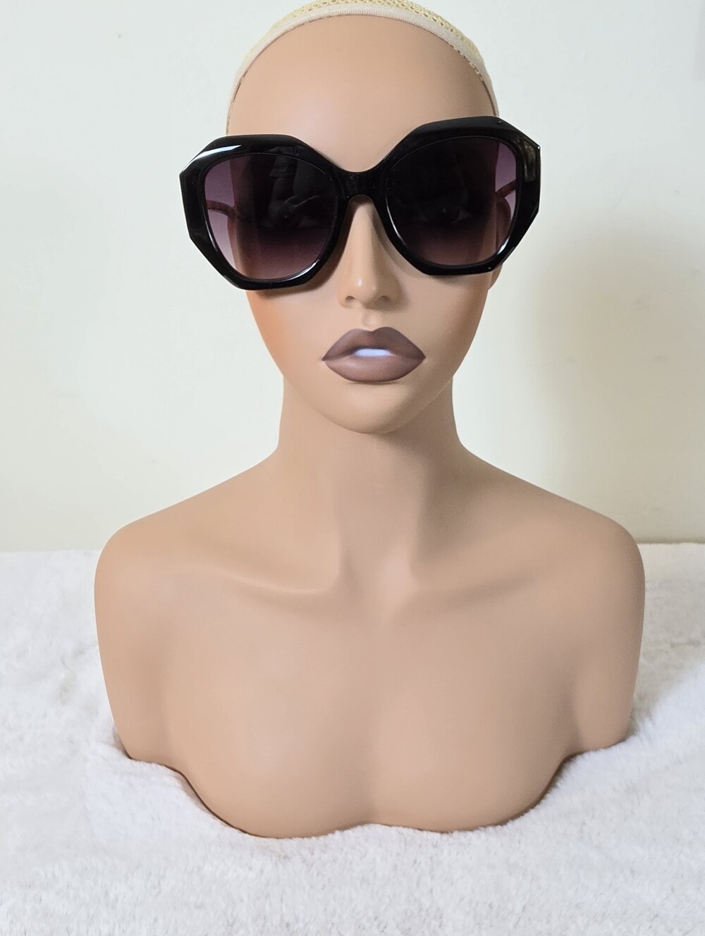 Vince Camuto Black Oversized Geometric Sunglasses - Picture 12 of 13